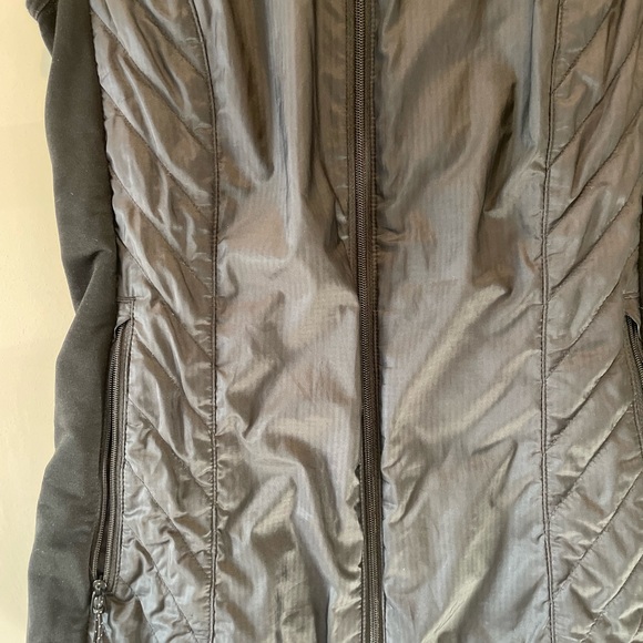 Icebreaker Helix Vest - Picture 3 of 5